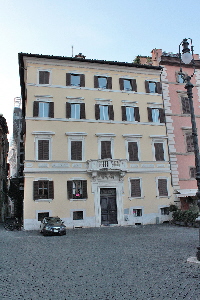 Piazza_Farnese-Palazzo_al_n_48