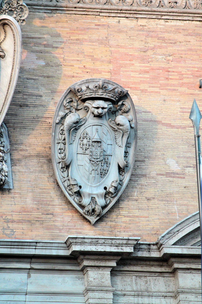 Piazza_Farnese-Palazzo_omonimo-Stemma_Borbone