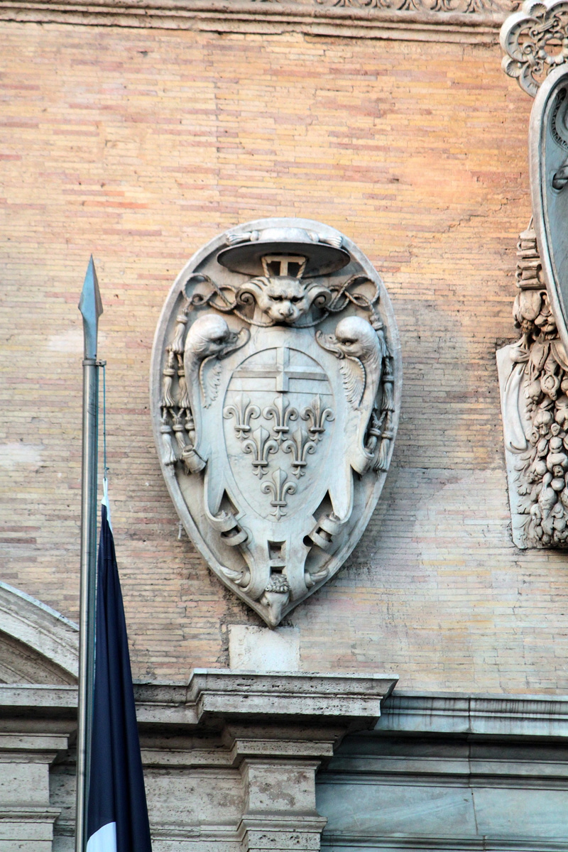 Piazza_Farnese-Palazzo_omonimo-Stemma_del_card_Ranuccio_Farnese