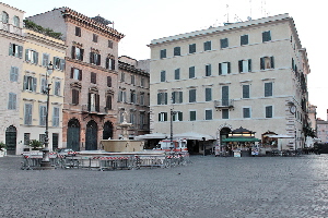 Piazza_Farnese (2)