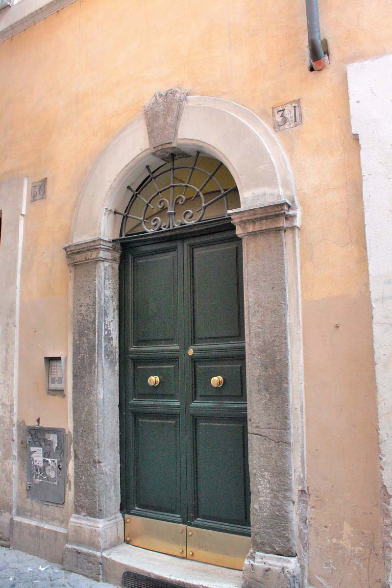 Via_dei_Balestrari-Palazzo_dei_Macellari-al_n_31-Portone