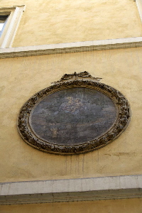 Via_dei_Balestrari-Palazzo_dei_Macellari_al_n_31-Edicola (2)