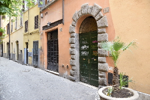 Via_dei_Cappellari-Palazzo_al_n_40-Ingressi (2)