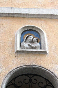 Via_dei_Cappellari-Palazzo_al_n_81-Edicola