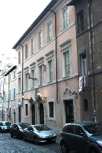 Via_dei_Farnesi-Palazzo_al_n_82