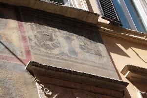 Via_dei_Giubbonari-Palazzo_istoriato_al_n_47-Affresco (2)