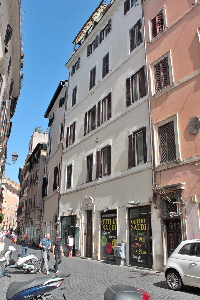 Via_dei_Giubbonari_Cairoli-Palazzo_al_n_107