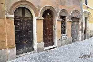 Vicolo_del_Gallo-Palazzo_al_n_6-8