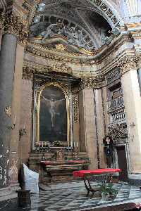 Via_Giulia-Chiesa_di_S_Maria_dell'Orazione_e_Morte-Altare_Maggiore (2)