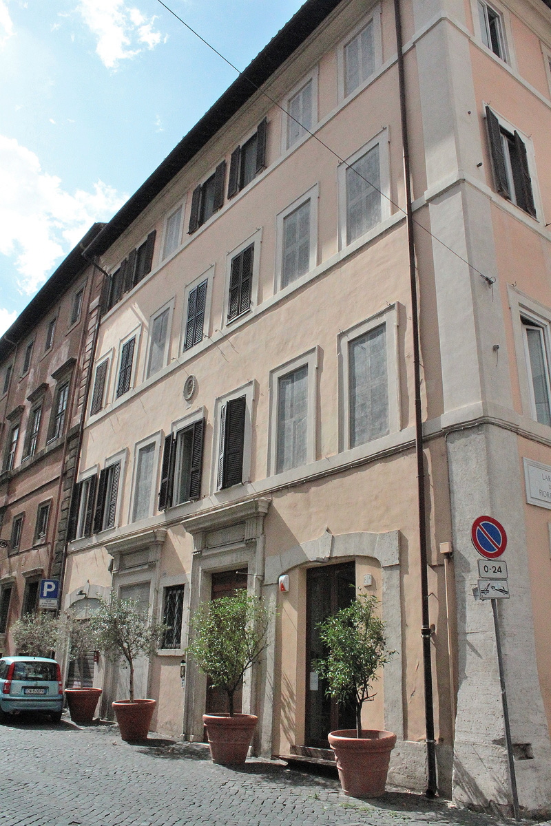 Via_Giulia-Palazzo_Arciconfraternita_Misericordia-ex_Collegio_Bandinelli_al_n_81 (2)