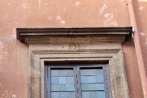Via_Giulia-Palazzo_Medici_Clarelli_al_n_79-Finestra (5)