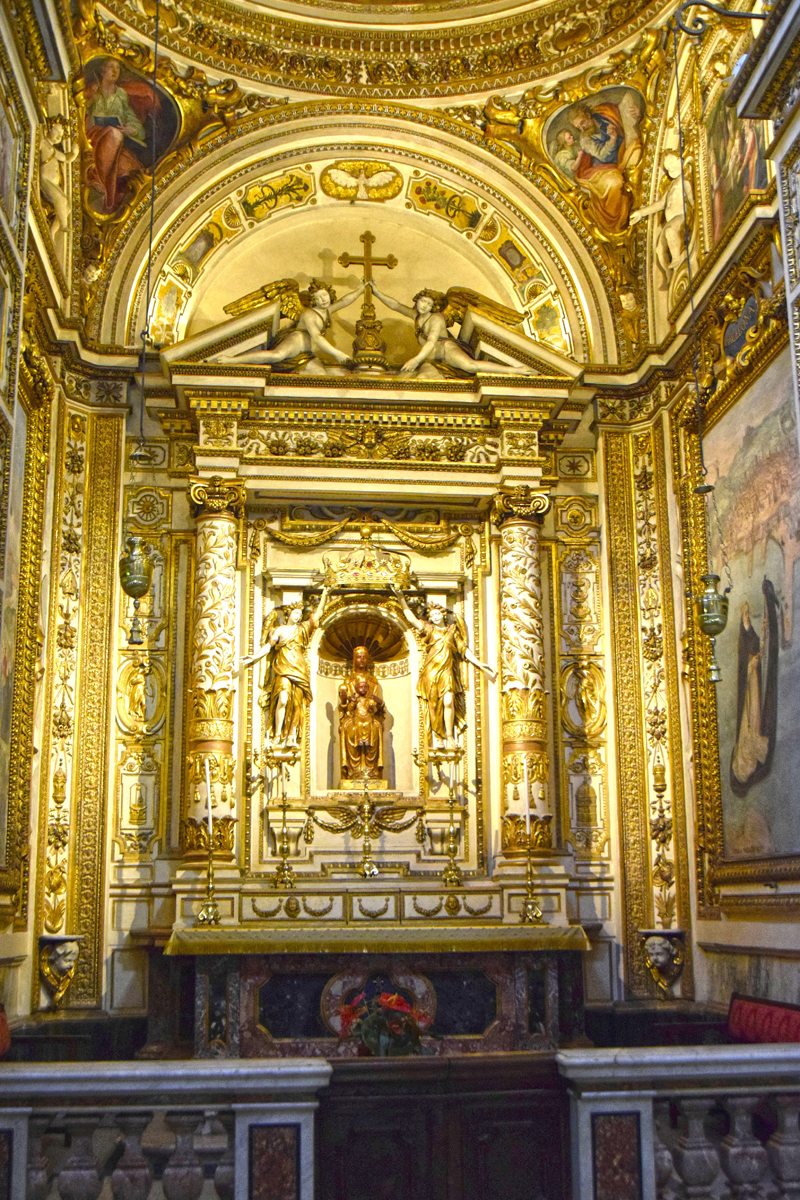 Via_Monserrato-Chiesa_di_S_Maria-Cappella_Madonna_di_Monserrato