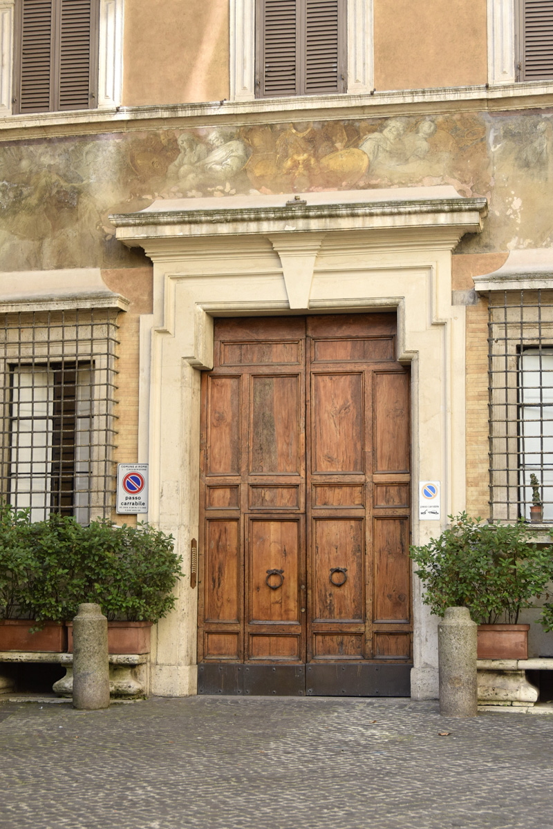 Piazza_de_Ricci-Palazzo_omonimo-Portole