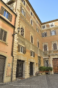 Piazza_de_Ricci-Palazzo_omonimo (2)