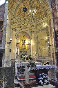 Piazza_della_Quercia-Chiesa_di_S_Maria_della_Quercia-Altare_maggiore (3)