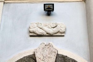 Piazza_della_Quercia-Palazzo_della_Confraternita_dei_Macellai_al_n_27-Particolare