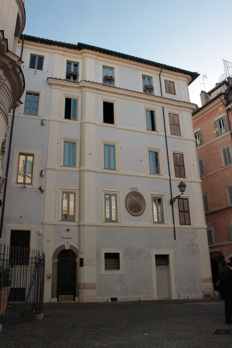 Piazza_della_Quercia-Palazzo_della_Confraternita_dei_Macellai_al_n_27