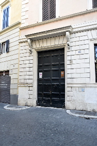 Via_Monserrato-Palazzo_Capponi_Dall'Olio_al_n_34-35-Portone
