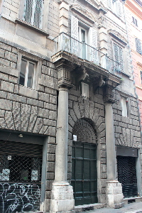 Via_Monserrato-Palazzo_Giangiacomo_Brechi_al_n_105-Portone