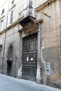 Via_Monserrato-Palazzo_Luparini_Planca_Incoronati_al_n_152-Portone