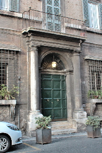 Via_Monserrato-Palazzo_Massa_Fioravanti_al_n_61-Portone