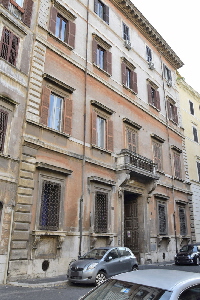 Via_Monserrato-Palazzo_Ricci-Pallavicini_al_n_25