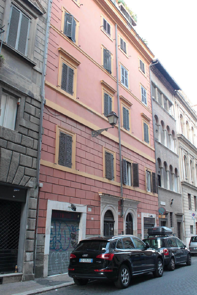 Via_Monserrato-Palazzo_al_n_108-109