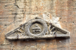 Via_Monserrato-Palazzo_al_n_17-18-Reperto