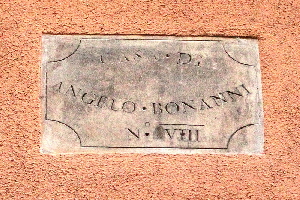 Via_Monserrato-Palazzo_al_n_4-Targa_di_proprieta