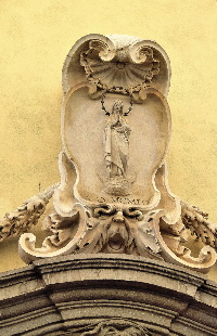 Via_del_Mascherone-Palazzo_del_Ordine_Teutonico_al_n_57-Edicola