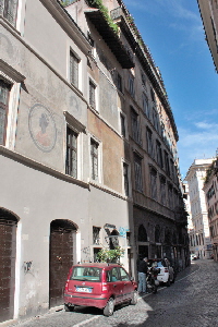 Via_del_Pellegrino-Palazzo_al_n_66-67-Istoriato