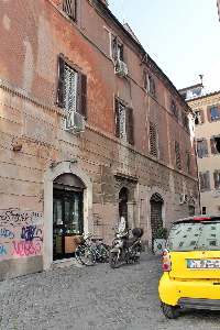 Via_della_Pieta-Palazzo_al_n_10
