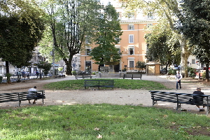 Piazza_Benedetto_Cairoli-Giardini (2)