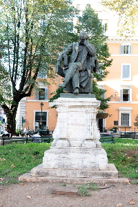Piazza_Benedetto_Cairoli-Monumento_a_Federico_Setsmit_Doda-1906 (2)