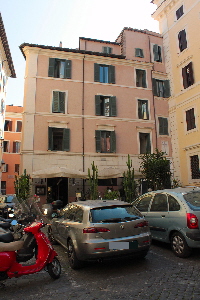 Piazza_di_S_Paolo_alla_Regola-Casa_di_S_Maria_in_Monticelli