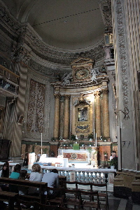 Via_di_S_Maria_dei_Calderari-Chiesa_di_S_Maria_del_Pianto-Altare_maggiore (2)