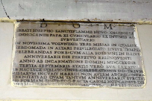 Via_di_S_Maria_dei_Calderari-Chiesa_di_S_Maria_del_Pianto-Lapide_di_Giuseppe_Santifiamme-1760