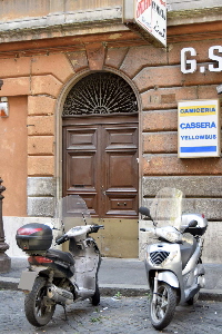 Via_di_S_Maria_del_Pianto-Palazzo_al_n_17-Portone