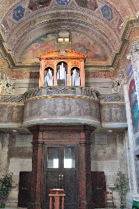 Via_di_S_Maria_in_Monticelli-Chiesa_omonima-Organo