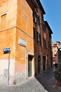 Via_di_S_Paolo_alla_Regola-Palazzo_al_n_8