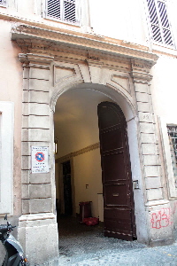 Via_in_Caterina-Palazzo_al_n_89-Portone