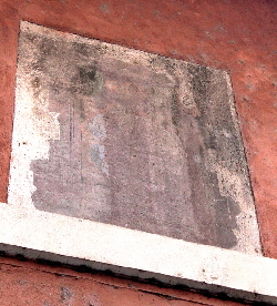 Vicolo_della_Scimia-Palazzo_al_n_1b-Affresco