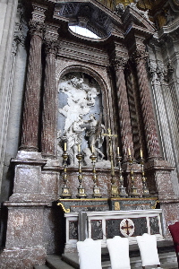 Piazza_dell'Oro-Chiesa_di_S_Giovanni_dei_Fiorentini-Altare_maggiore (2)