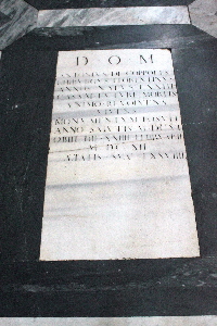 Piazza_dell'Oro-Chiesa_di_S_Giovanni_dei_Fiorentini-Lapide_di_Antonio_de_Coppoli-1612