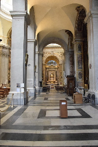 Piazza_dell'Oro-Chiesa_di_S_Giovanni_dei_Fiorentini-Navata_destra (2)