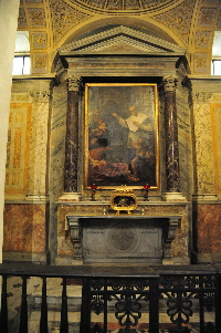 Piazza_della_Bocca_della_Verit-Chiesa_di_S_Maria_in_Cosmedin-Altare_e_reliquie_di_S_Valentino