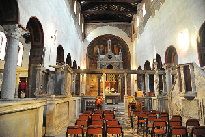 Piazza_della_Bocca_della_Verit-Chiesa_di_S_Maria_in_Cosmedin-Presbiterio