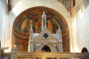 Piazza_della_Bocca_della_Verit-Chiesa_di_S_Maria_in_Cosmedin-Presbiterio (5)