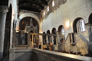 Piazza_della_Bocca_della_Verit-Chiesa_di_S_Maria_in_Cosmedin-Presbiterio (7)