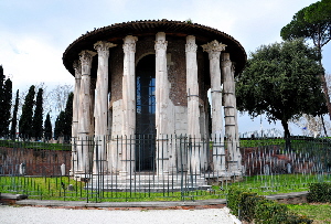 Piazza_della_Bocca_della_Verit-Tempio_di_Cibele  (3)